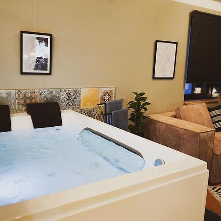 Stilvolles City-Loft Mit Privatem Whirlpool Trier Luaran gambar