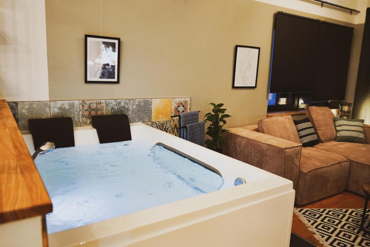 Stilvolles City-Loft Mit Privatem Whirlpool Trier Luaran gambar